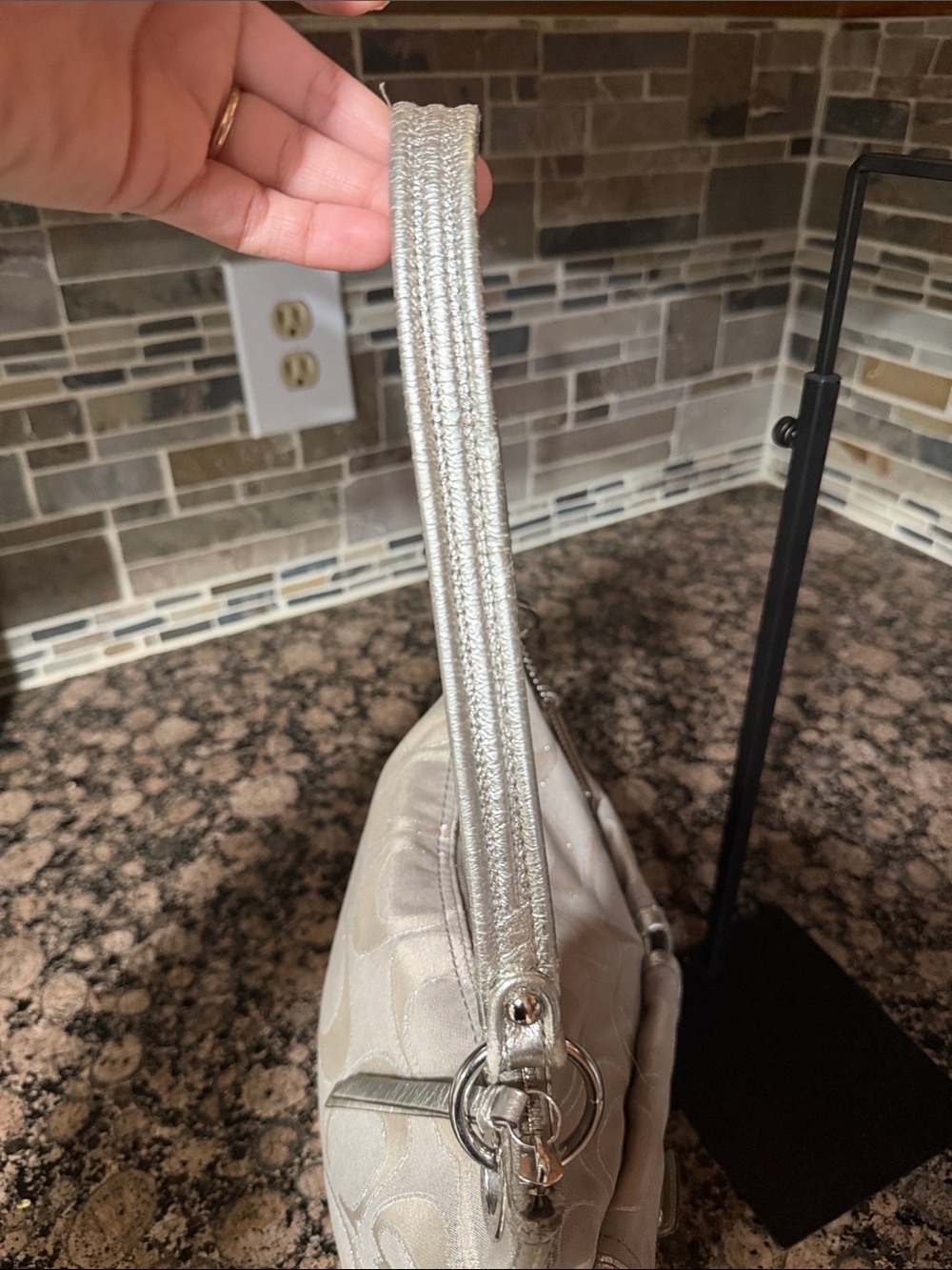 Coach Silver Poppy Signature Sateen Hippie Shoulder Bag VTG Discontinued - Picture 8 of 16